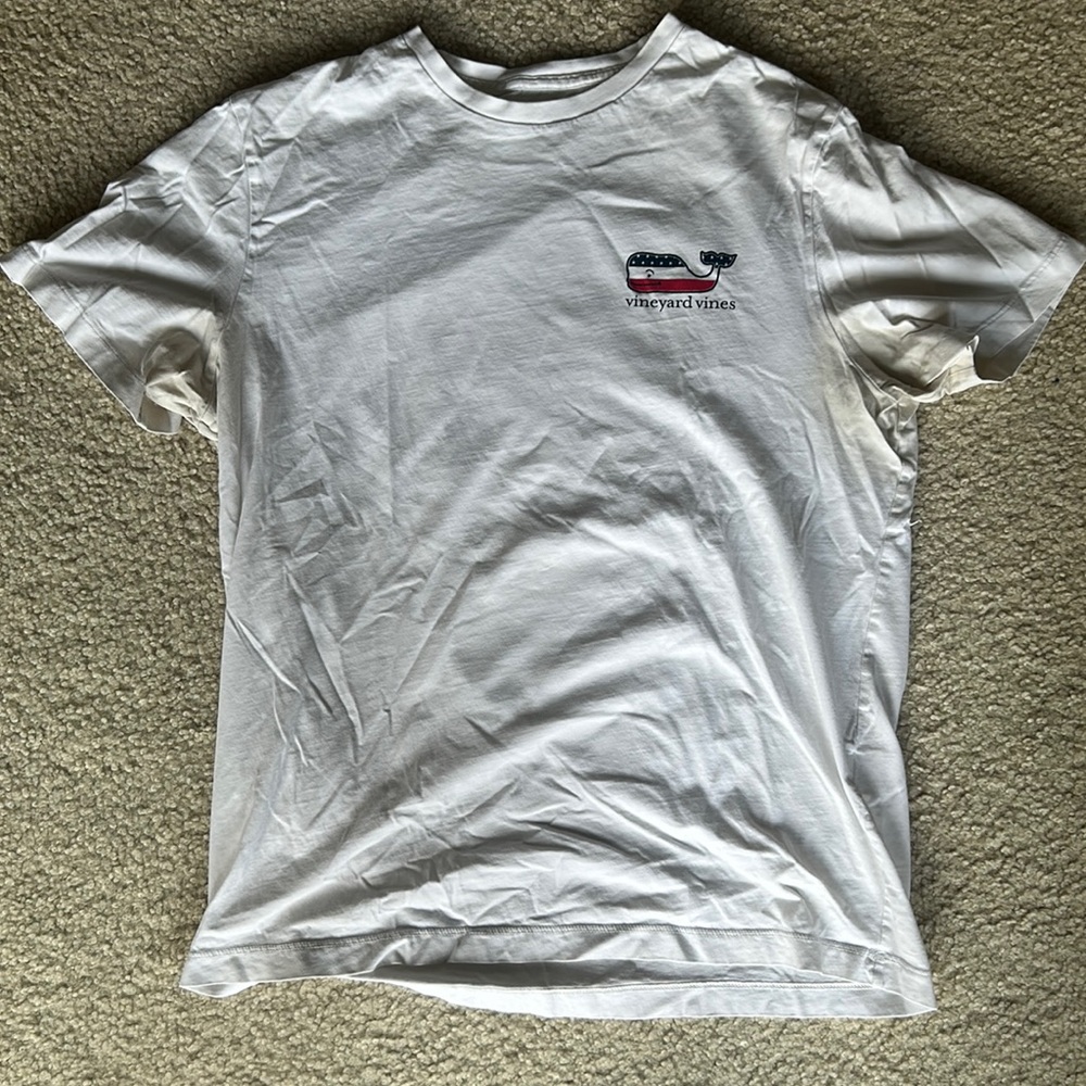 American Vineyard vines tshirt